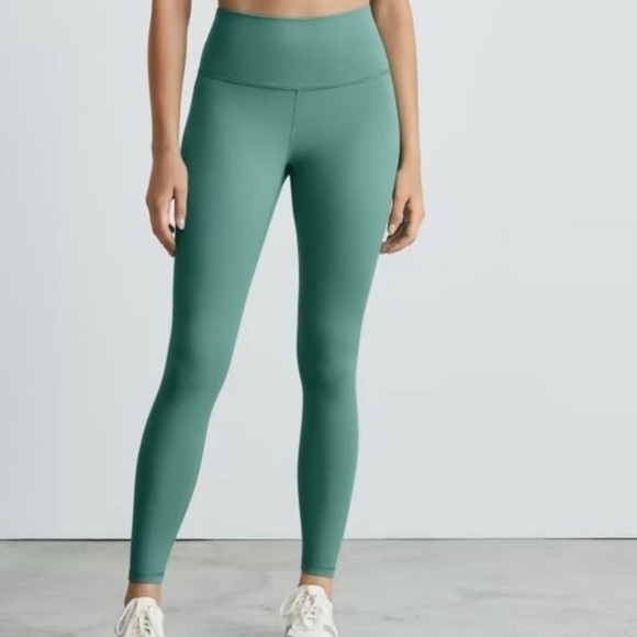 Everlane Perform Ankle Leggings Soft Green Athletic NEW - Picture 1 of 6